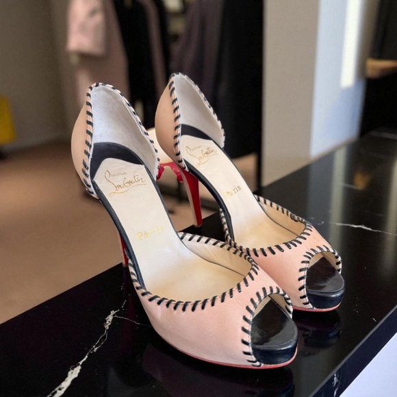Christian Louboutin Blush Peep-Toe Heels - Picture 4 of 11